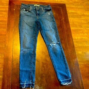 Woman’s Levi jeans